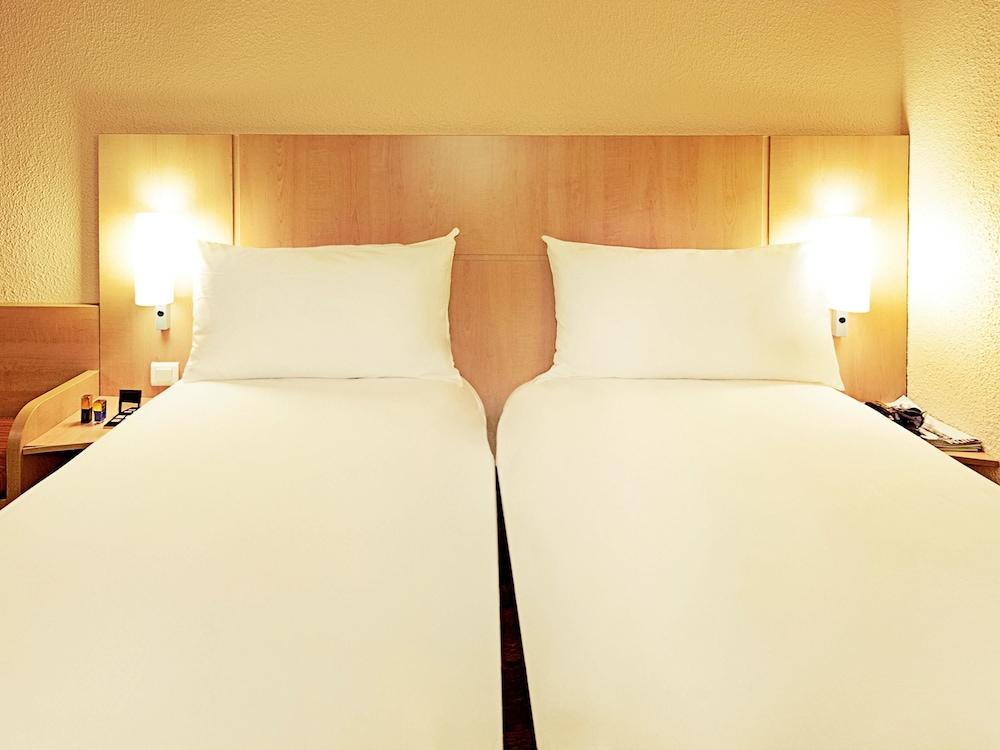 Hotel Ibis Lisboa Alfragide Amadora Eksteriør billede